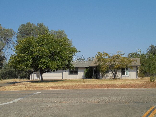 20984 Old 44 Dr in Redding, CA - Building Photo - Building Photo