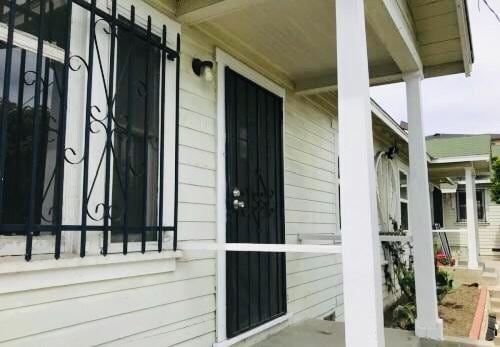 property at 105 N Centre St