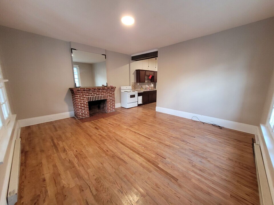 907 E King St in Lancaster, PA - Building Photo
