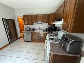 49 Curtis Ave, Unit 2 in Somerville, MA - Building Photo - Building Photo