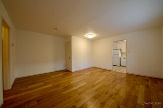 217 C St in San Rafael, CA - Foto de edificio - Building Photo
