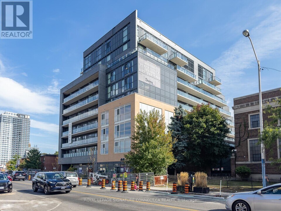 2369 Danforth Ave in Toronto, ON - Building Photo