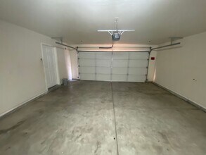 2109 Bella Oaks Dr in Tulare, CA - Building Photo - Building Photo