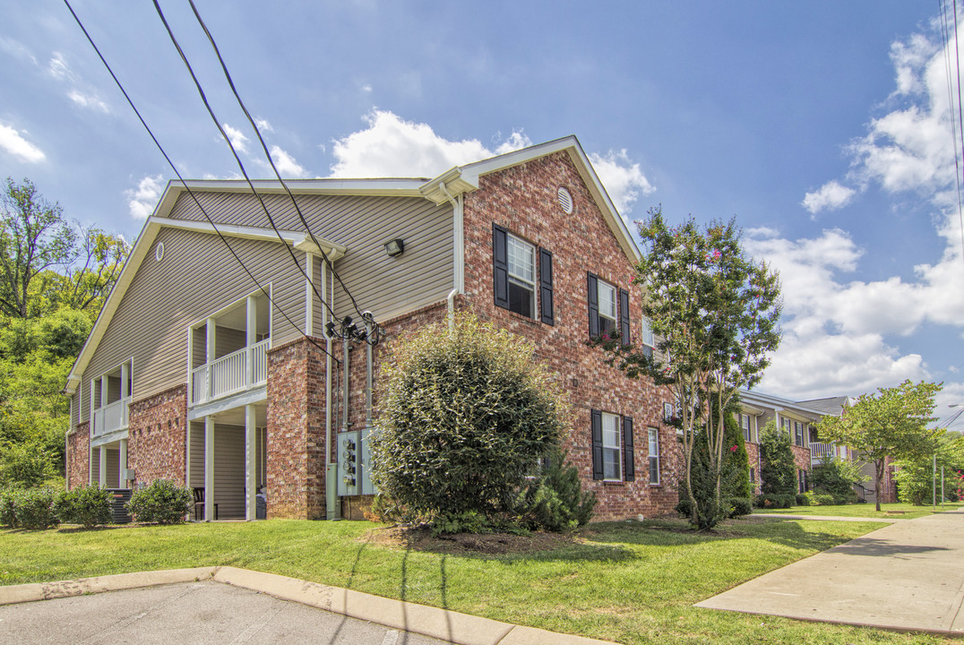 Swiss View Apartments in Nashville, TN - Building Photo