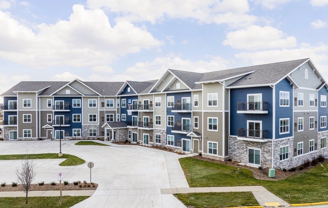 Terraces of Windsor Crossing 55+ in Windsor, WI - Foto de edificio