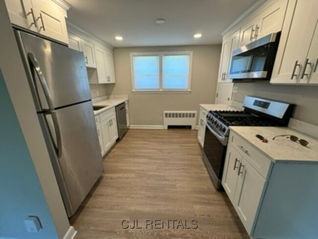 29 Evergreen Ave in Bedford, MA - Building Photo - Building Photo