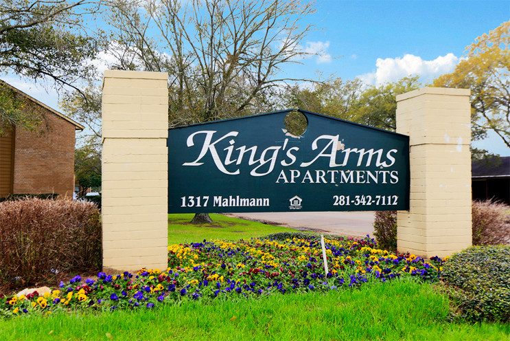 Kings Arms in Rosenberg, TX - Building Photo