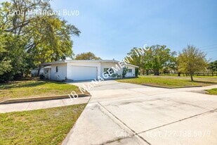 1205 Michigan Blvd in Dunedin, FL - Building Photo