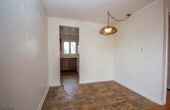 23 Madison St in Newton, NJ - Building Photo - Building Photo