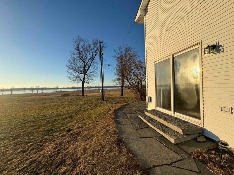 7661 US-2 in North Hero, VT - Building Photo