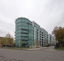 3840 Bathurst St Apartments