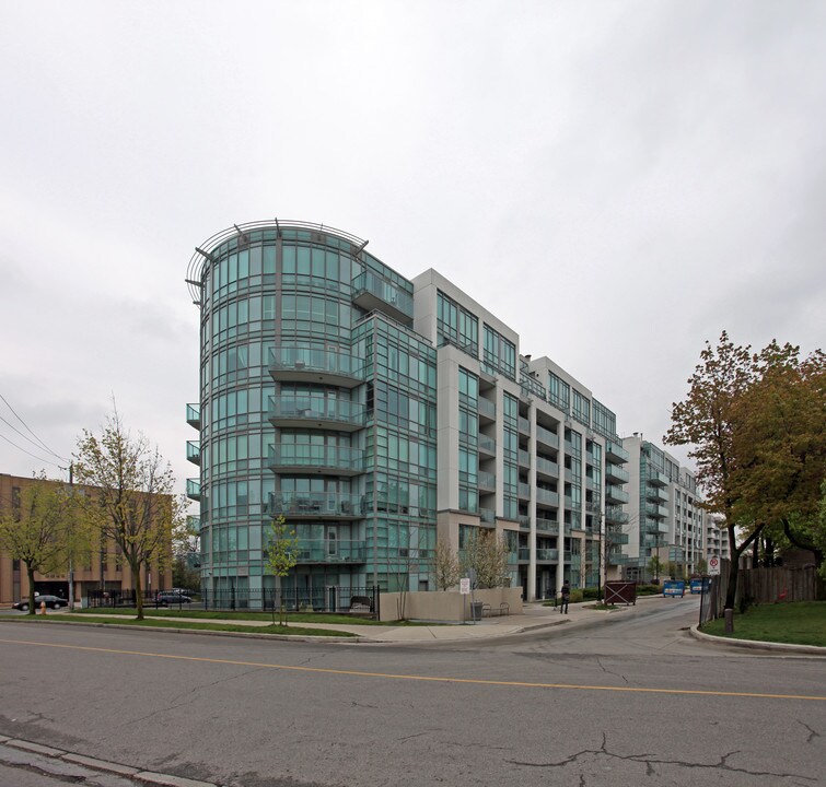 3840 Bathurst St in Toronto, ON - Building Photo