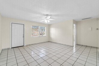 4815 Gulfstream Rd in Lake Worth Beach, FL - Building Photo - Building Photo