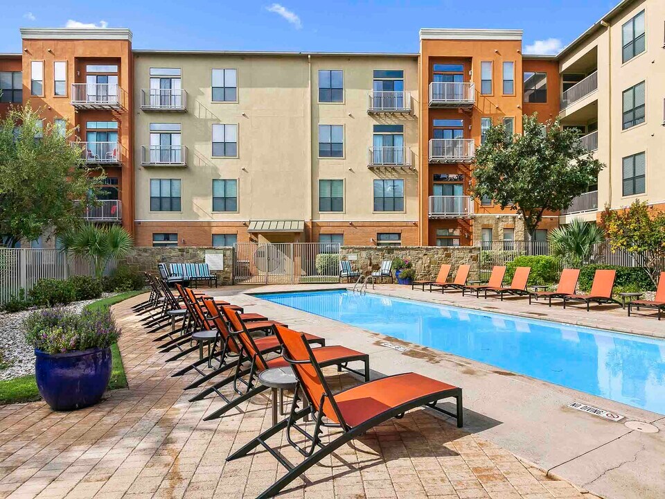 La Frontera Square in Round Rock, TX - Building Photo