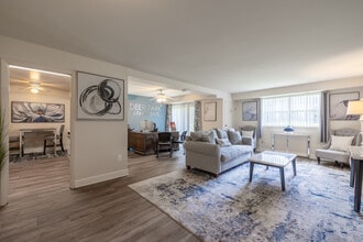 Deer Park Apartments in Randallstown, MD - Foto de edificio - Building Photo