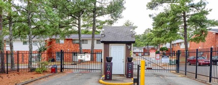 Trinity Village Townhomes in Little Rock, AR - Building Photo - Building Photo