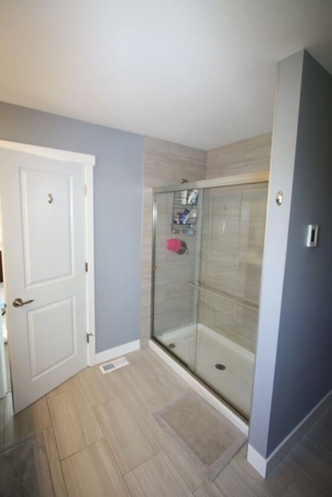 5593 Big Bear Wy in Anchorage, AK - Building Photo - Building Photo