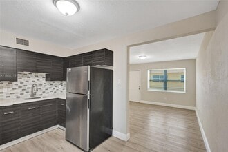 429 NW 9th Ave in Fort Lauderdale, FL - Building Photo - Building Photo