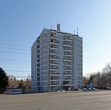 3201 Lawrence Ave E in Toronto, ON - Building Photo - Building Photo