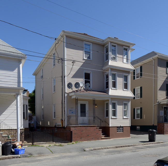 109 Bullard St in New Bedford, MA - Building Photo - Building Photo