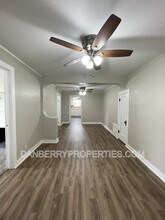 220 N Main St in Arlington, OH - Foto de edificio - Building Photo