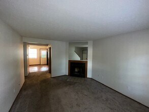 937 Hidden Acres Ct in Columbus, OH - Building Photo - Building Photo