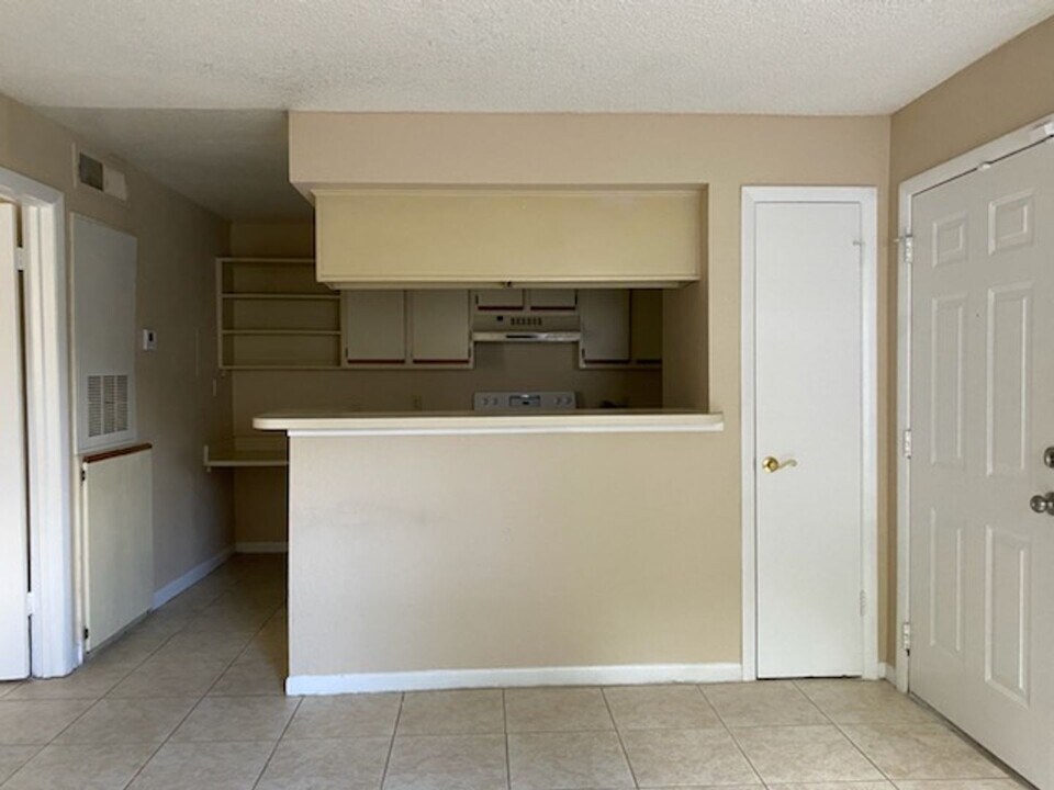 5530 Chrishire Way in Orlando, FL - Building Photo