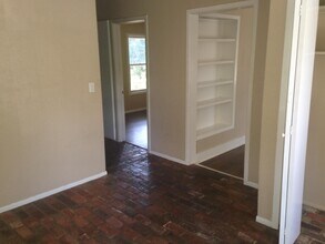 1104 N LBJ Dr in San Marcos, TX - Building Photo - Building Photo