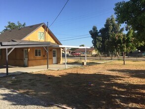 6001 Zephyr Ln in Bakersfield, CA - Building Photo - Building Photo