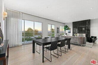 2391 Roscomare Rd, Unit 20987 in Los Angeles, CA - Building Photo - Building Photo