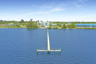 Harborside Residences Luxury Rental Community in Port Charlotte, FL - Foto de edificio - Building Photo