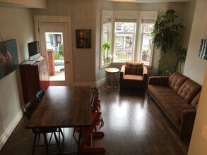 24 Borden St in Toronto, ON - Building Photo - Building Photo