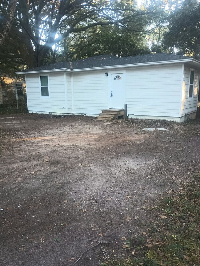 property at 1105 N 50th Ave