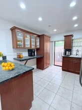 150 SW 97th Ave in Pembroke Pines, FL - Building Photo - Building Photo
