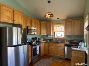 332 Shore Dr in Coventry, CT - Building Photo - Building Photo