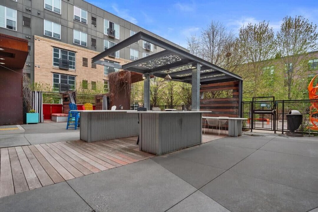 616 Washington Ave S in Minneapolis, MN - Building Photo