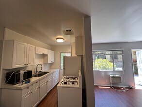 924 N Ogden Dr in West Hollywood, CA - Building Photo - Building Photo