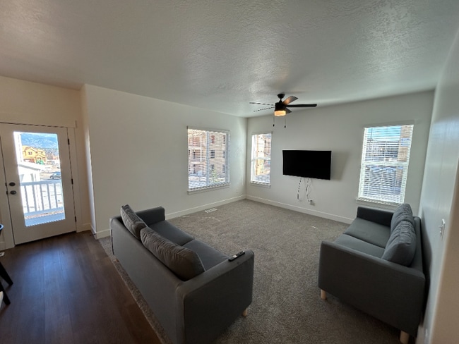 1298 Sage Dr in Lehi, UT - Foto de edificio - Building Photo