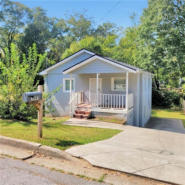 property at 1093 Windsor St SW