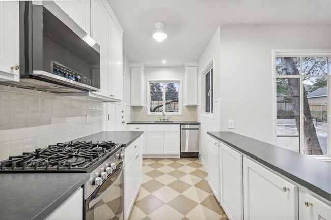 property at 3010 Windsor Rd