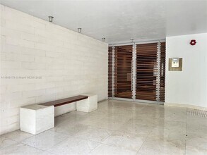 155 Sunrise Dr in Key Biscayne, FL - Building Photo - Building Photo