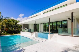 1248 NE 89th St in Miami, FL - Building Photo - Building Photo