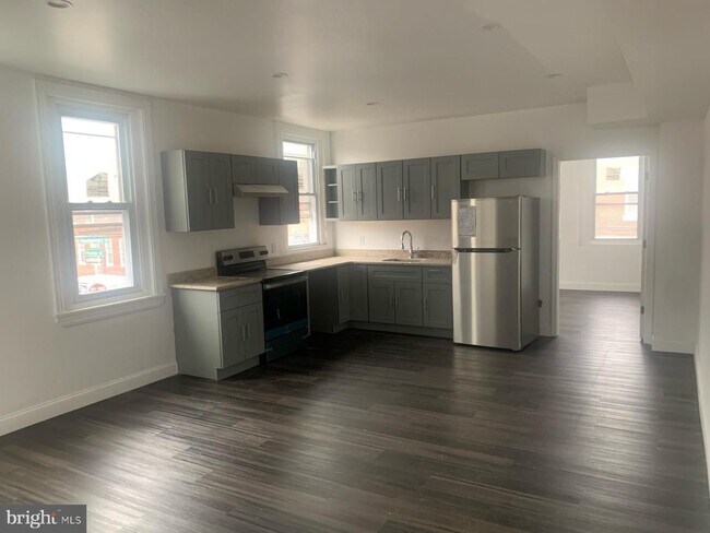property at 1770 N Mascher St