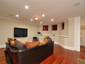 19 Bay State Rd, Unit 1 in Boston, MA - Building Photo - Building Photo