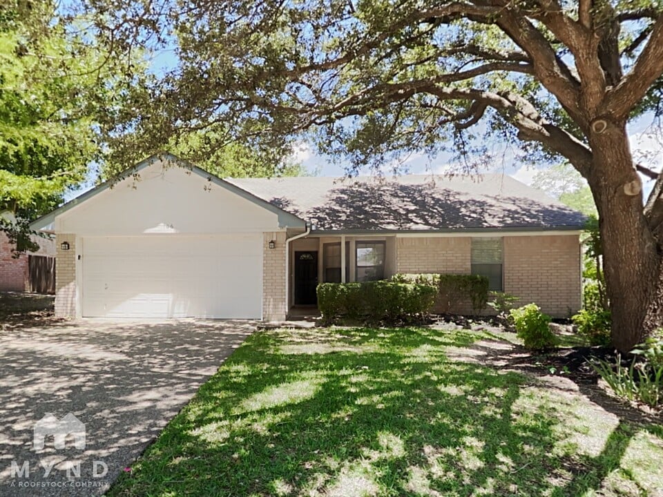 106 Boardwalk St in Midlothian, TX - Foto de edificio