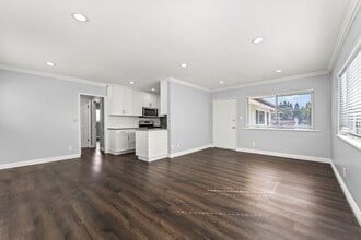 1015 Ashland Ave in Santa Monica, CA - Foto de edificio - Building Photo
