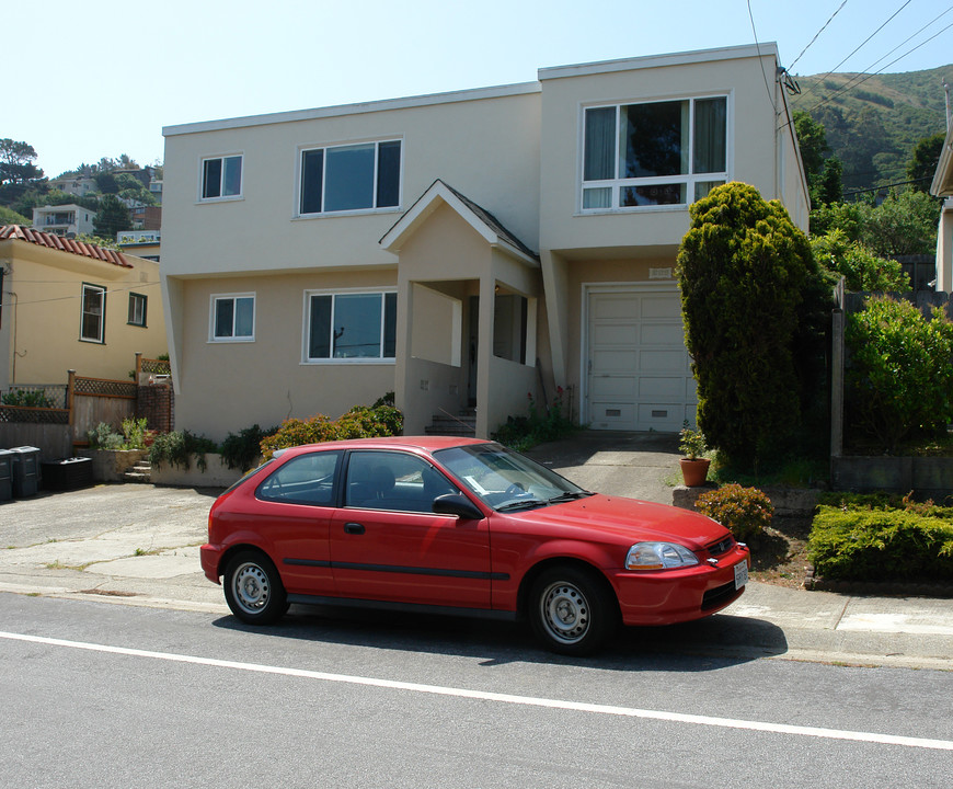 509 Alvarado St in Brisbane, CA - Building Photo