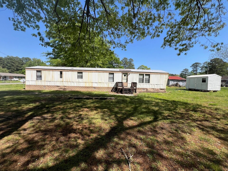 312 Woodview Dr in Goldsboro, NC - Building Photo