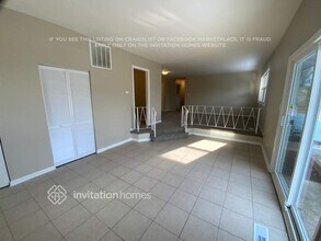 906 E Sayles Dr in Palatine, IL - Foto de edificio - Building Photo