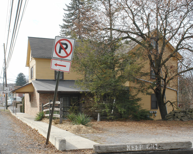 623 Willowbank St in Bellefonte, PA - Building Photo - Building Photo